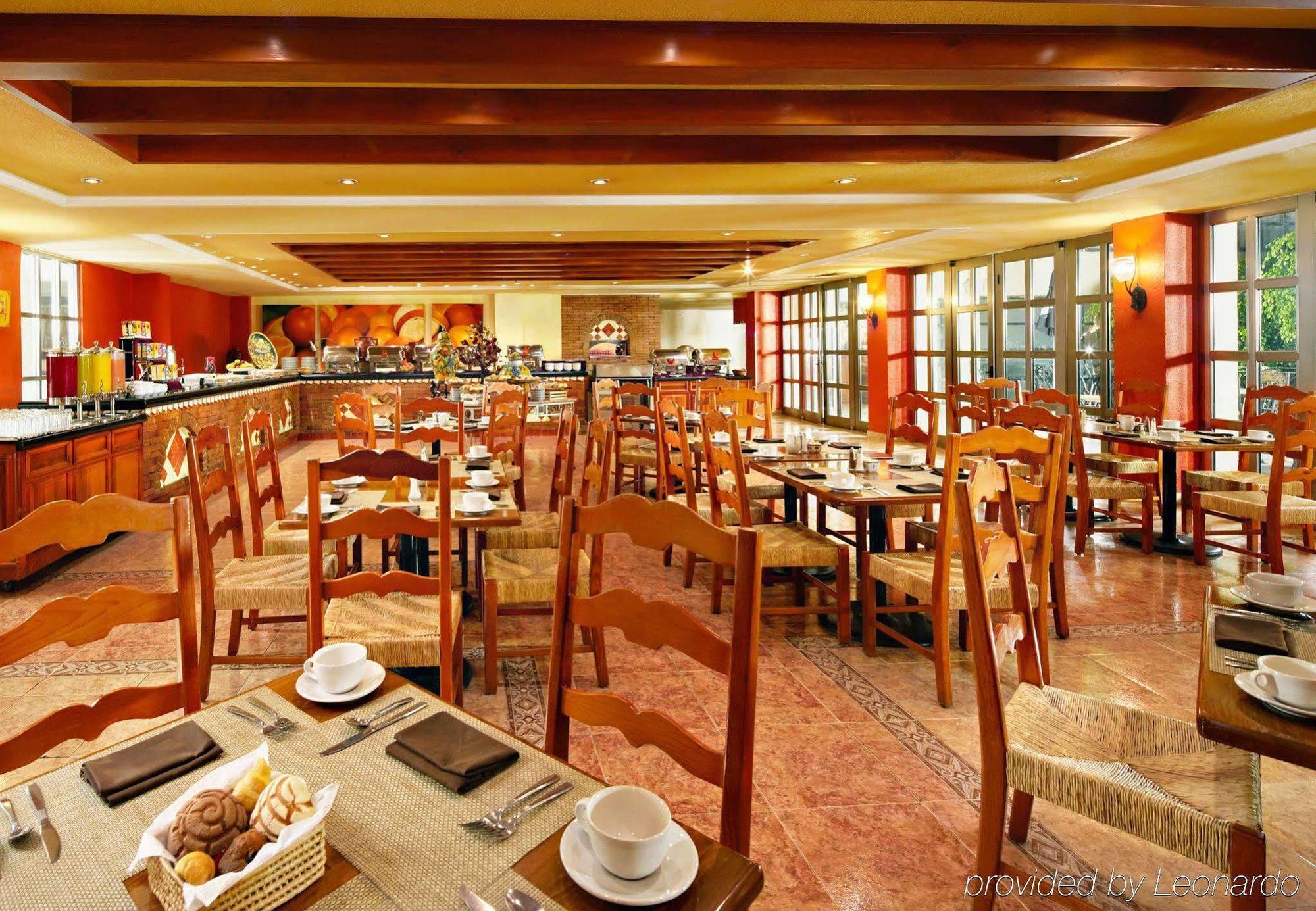 Fiesta Americana Hacienda Ixtapan De La Sal Kültér fotó The Garden Grille