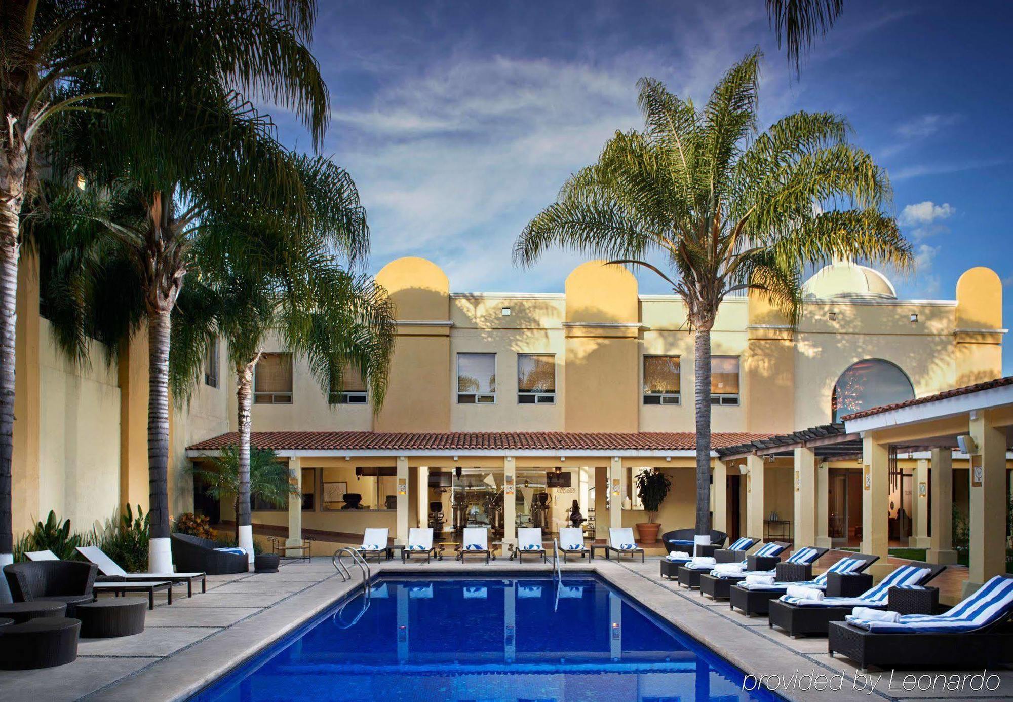 Fiesta Americana Hacienda Ixtapan De La Sal Kültér fotó The pool at the hotel