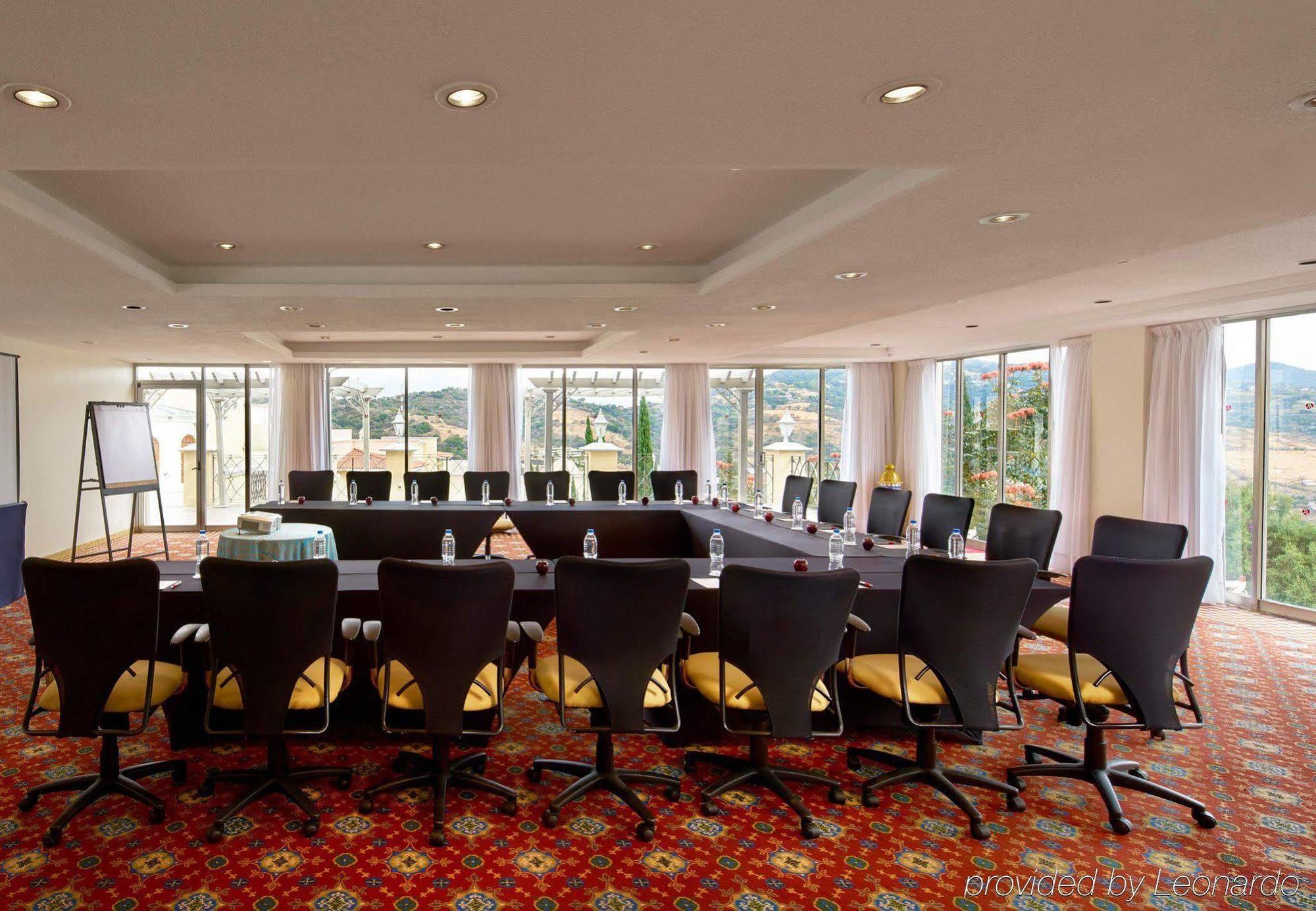 Fiesta Americana Hacienda Ixtapan De La Sal Kültér fotó Meeting room