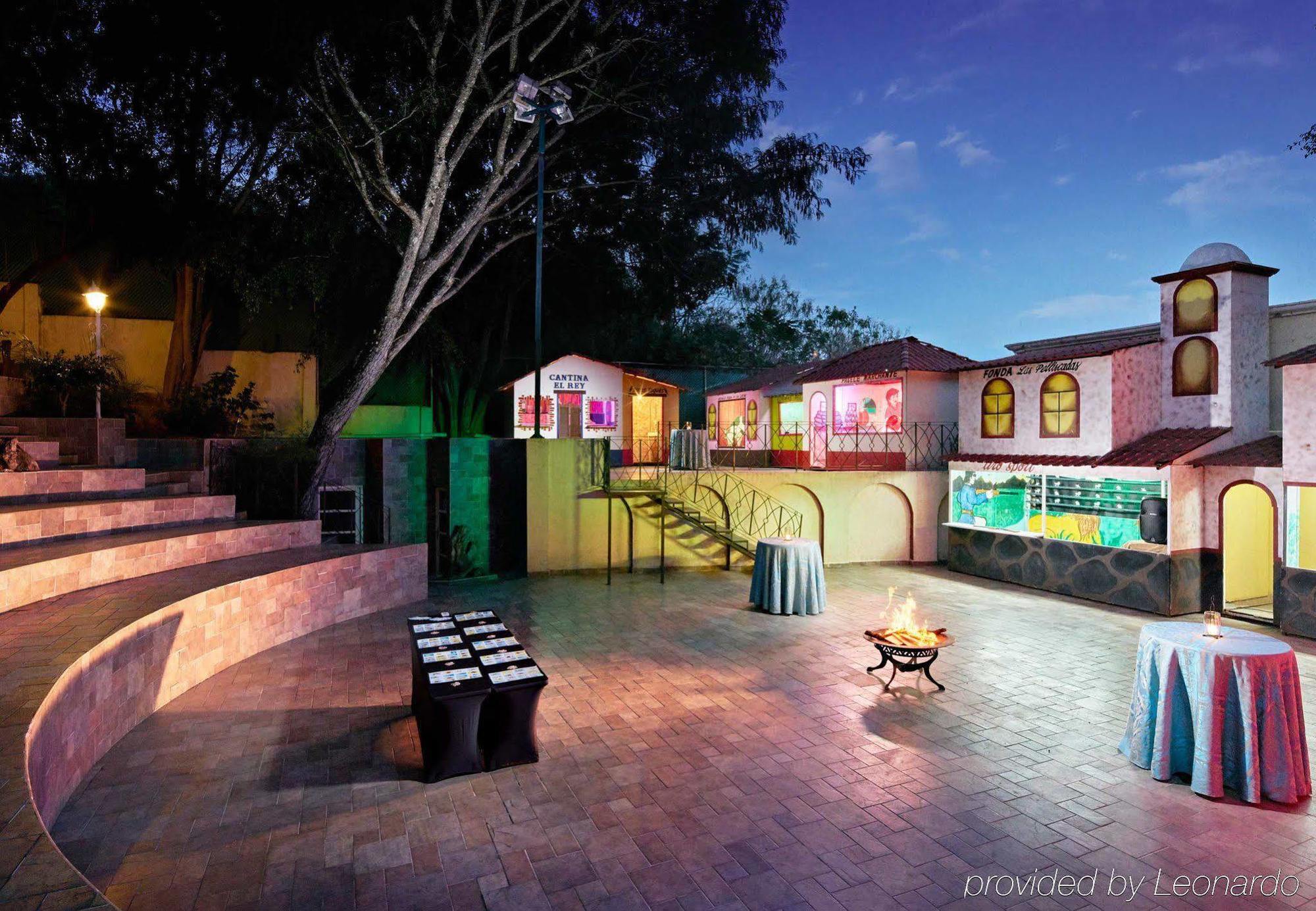 Fiesta Americana Hacienda Ixtapan De La Sal Kültér fotó The Village at the Hard Rock Hotel