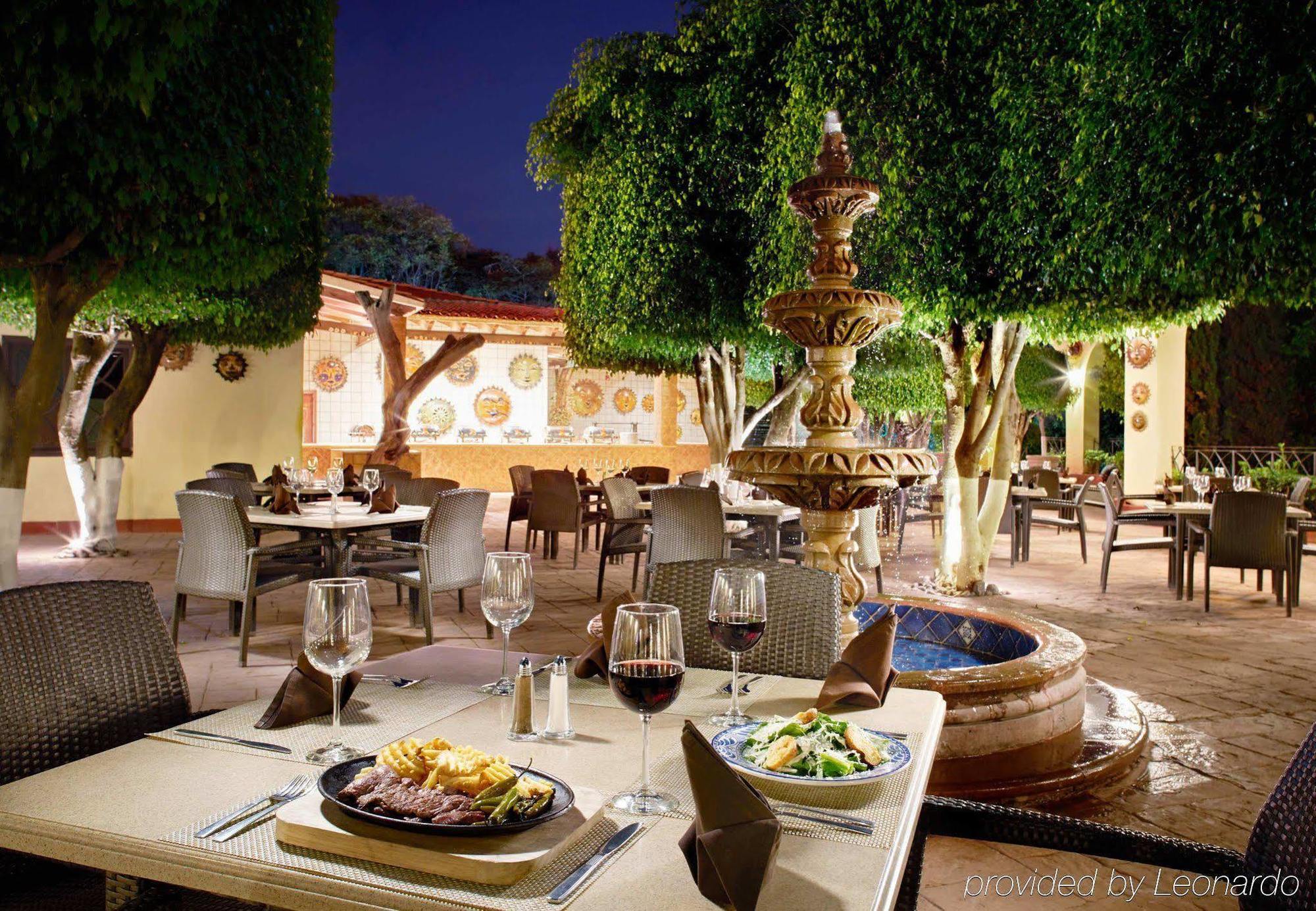 Fiesta Americana Hacienda Ixtapan De La Sal Kültér fotó The restaurant
