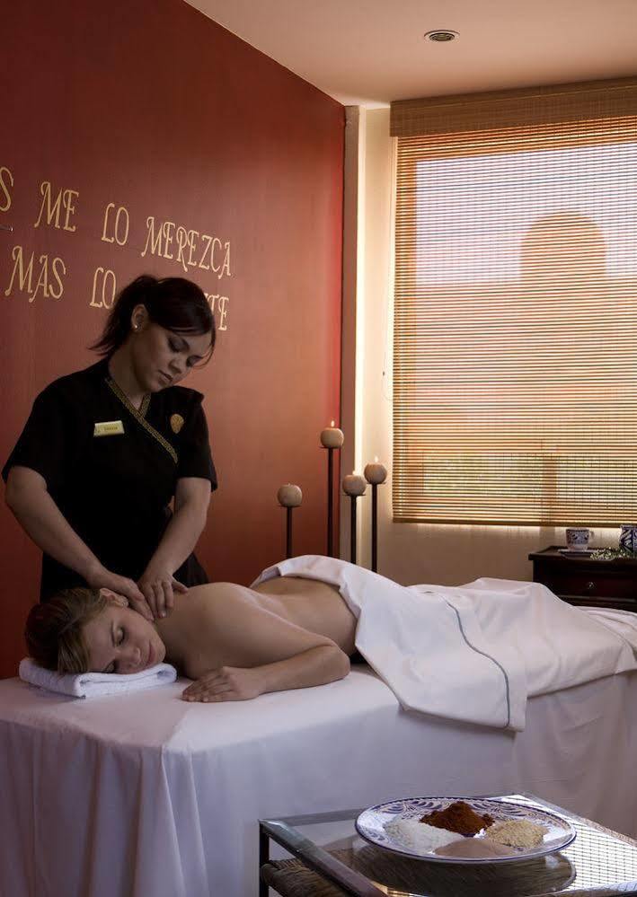 Fiesta Americana Hacienda Ixtapan De La Sal Kültér fotó Massage